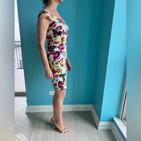 Nicole Miller flower sexy and elegant dress - Picture 3 of 9